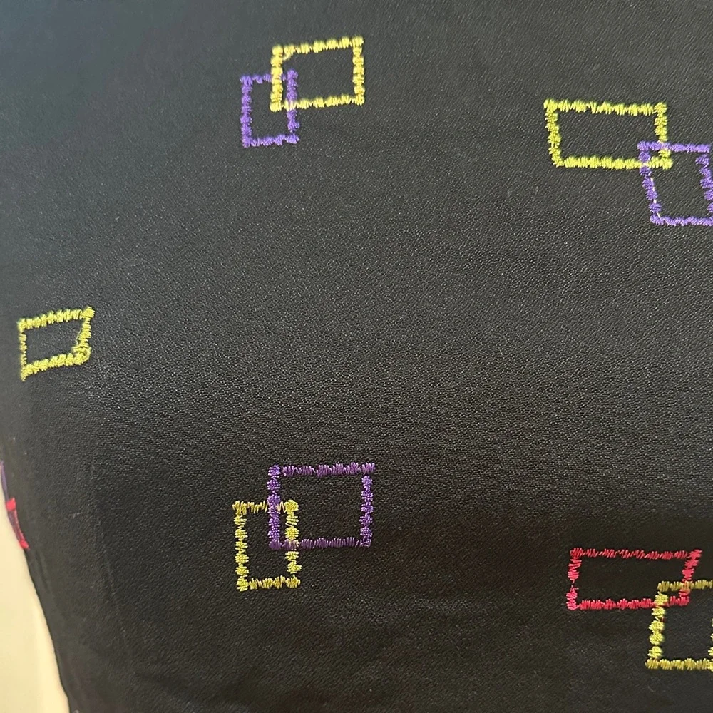 Geometric Patterned embroidered Black vintage Sleeveless Top - Picture 4 of 6